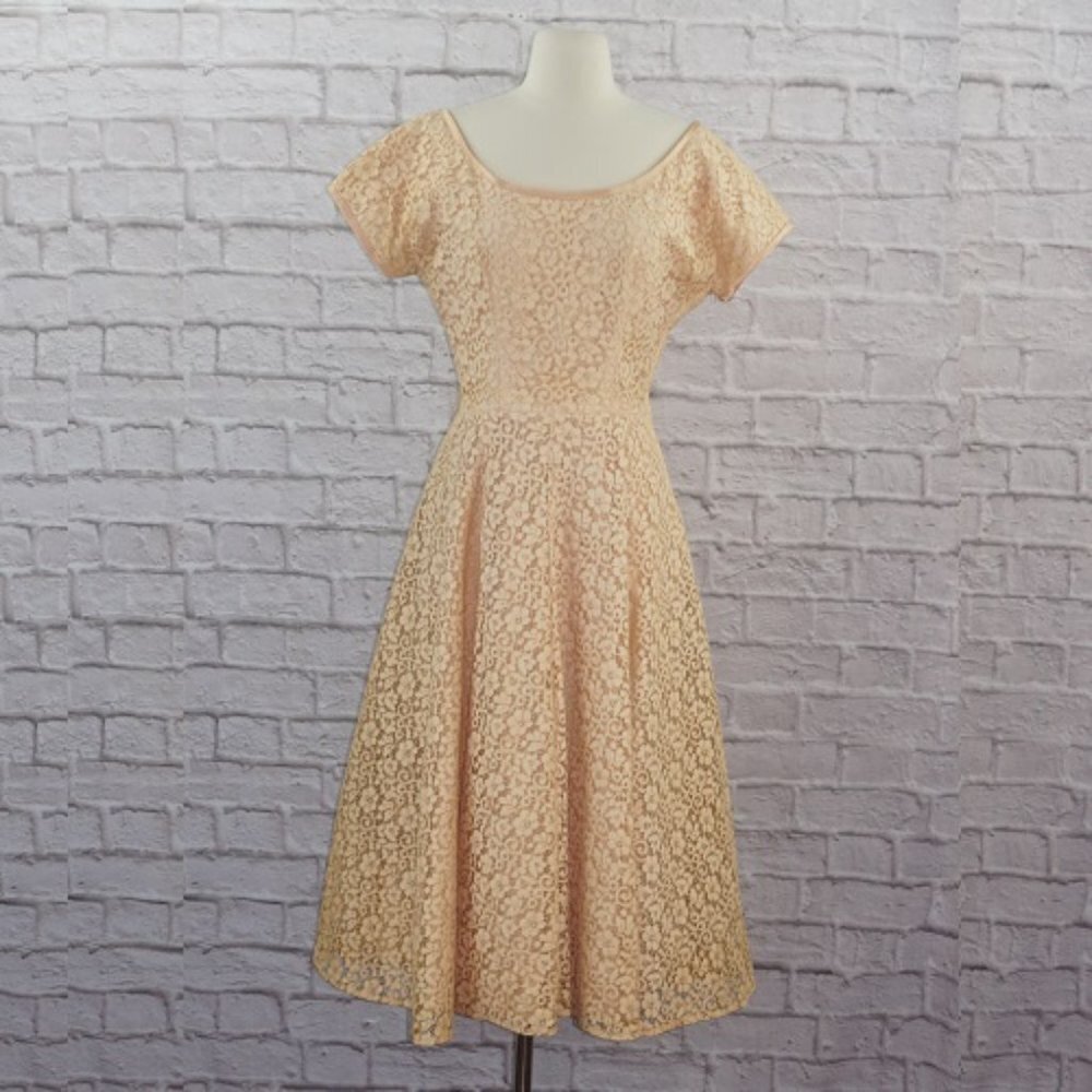 Vintage 50s Floral Lace Tea Length Party Dress